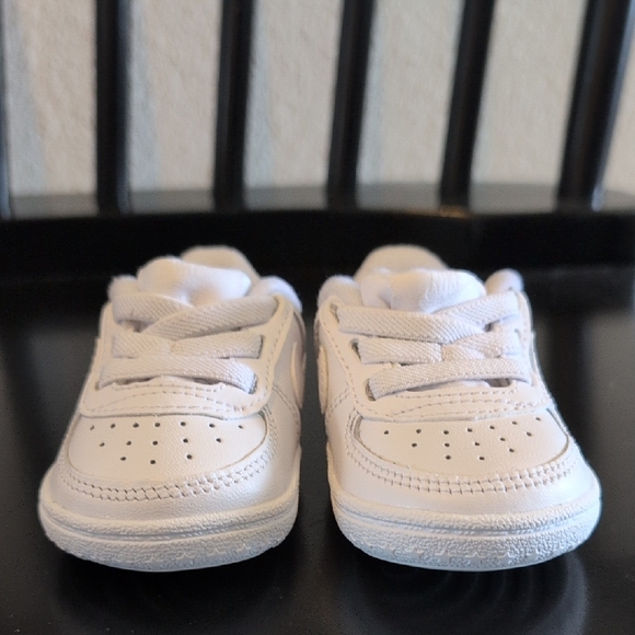 Nike Kids All-White Sneakers - Picture 4 of 13